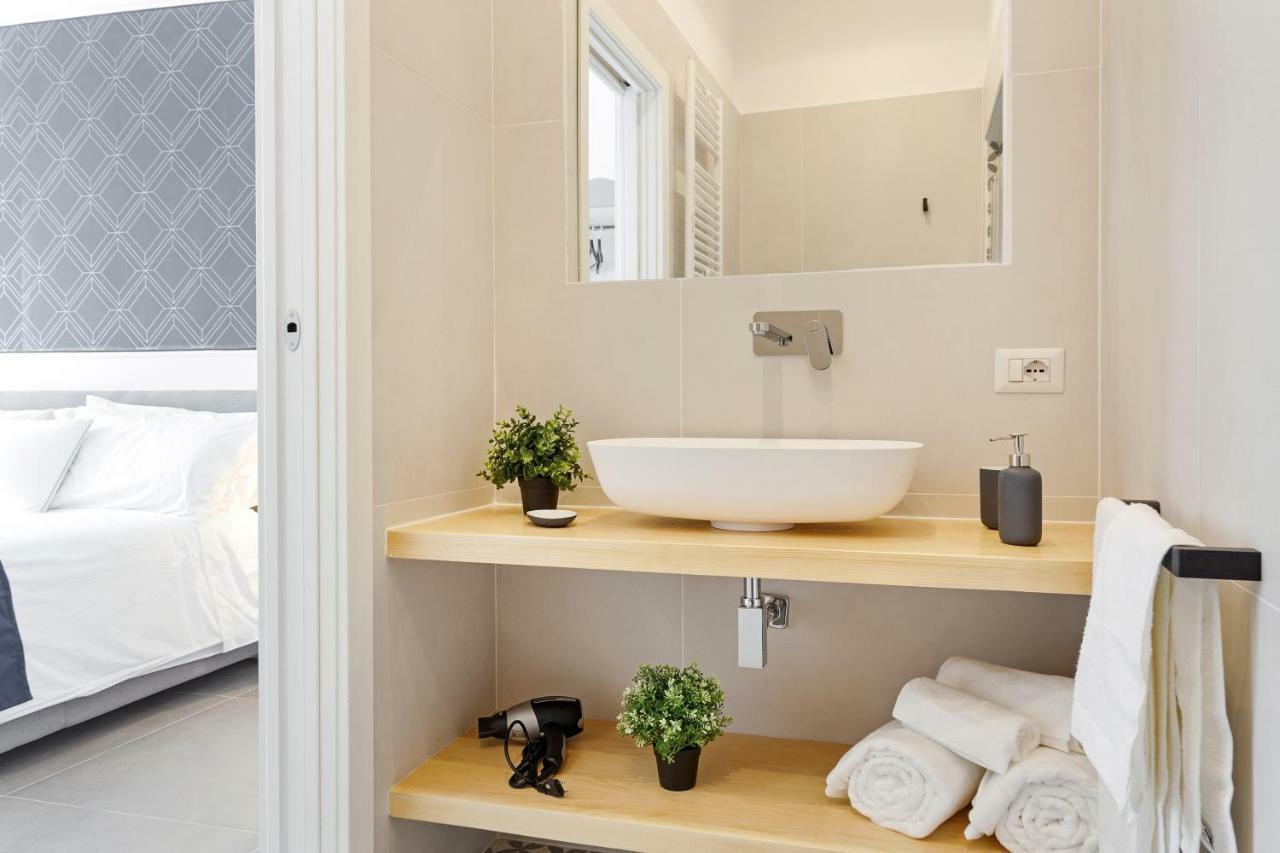 Napoli Suite Caravaggio Apartment ภายนอก รูปภาพ