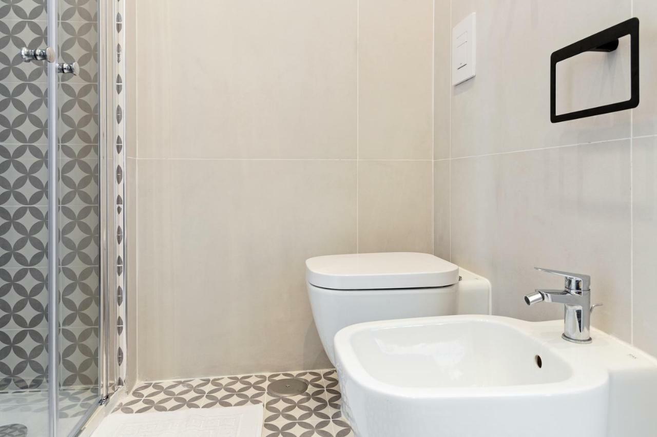 Napoli Suite Caravaggio Apartment ภายนอก รูปภาพ